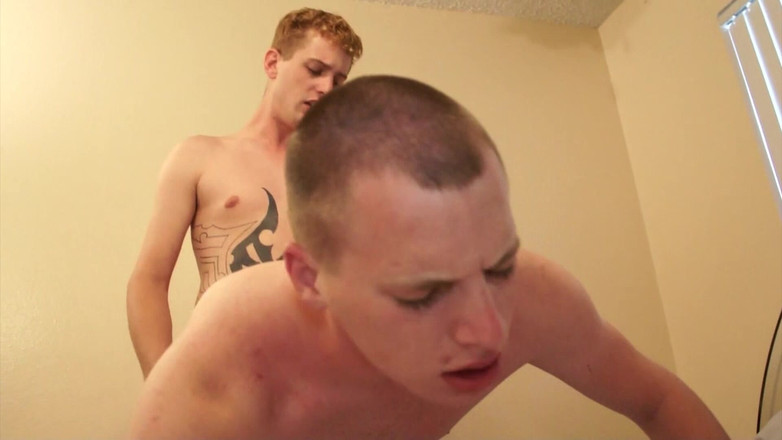 Just X Gays retro: Dei twink si scatenano e si riempiono il con forza