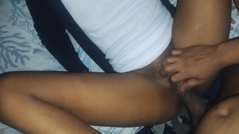 Island Bratz: Stiefvader zegt dat ze nu een grote meid is