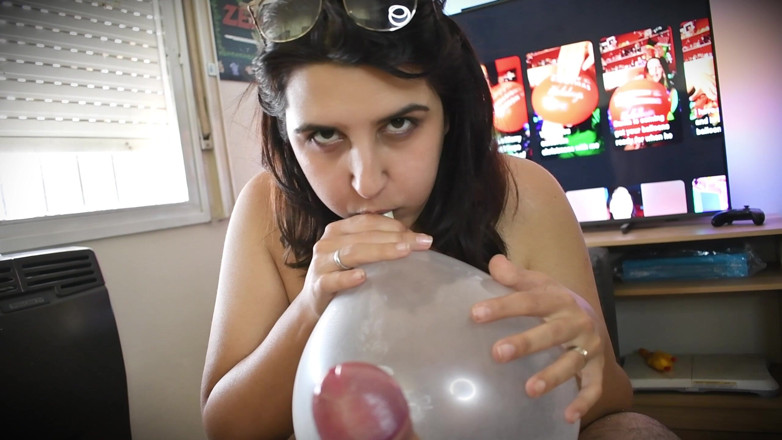melu_world: Atrapado masturbándose en el canal de la hermanastra Looner - Bunny...