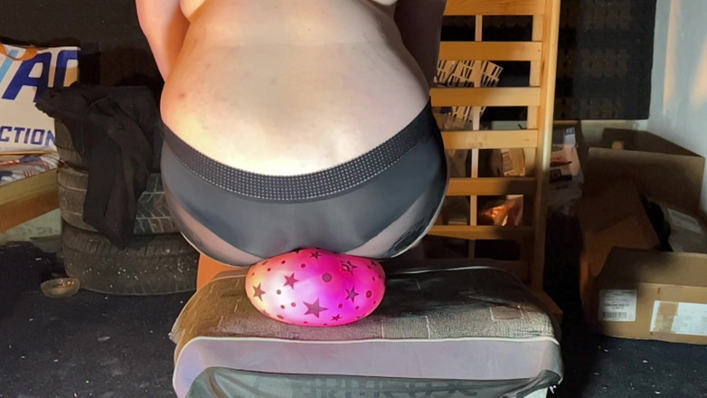 BeachBallsDuo: Five Very Soft Rubber Balls Got Crushed with Our Heavy...