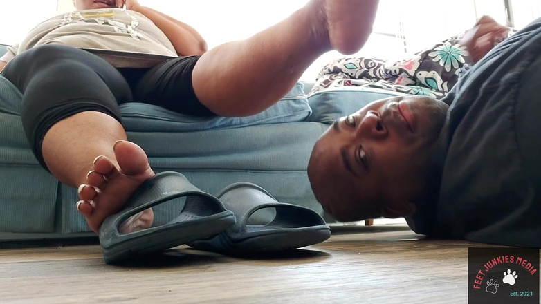 Foot Patrol: Дива-толстушка, ступнями, доминация над подошвами пощады