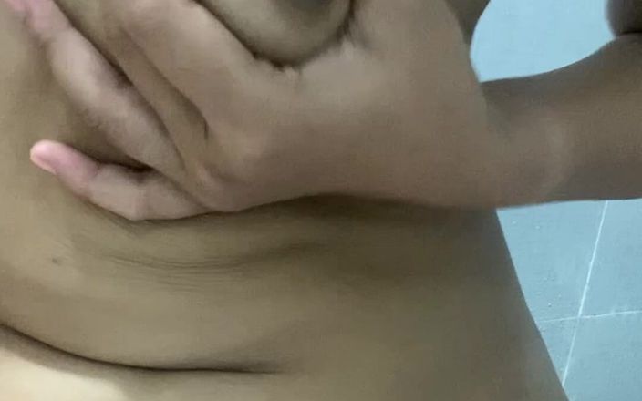 MissOfHoney: Jag öppnar min vagina för dig att se