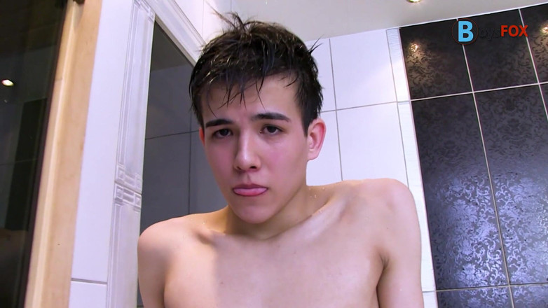 Doggy boys: Innocent teen twink boy alexandre lee bath night