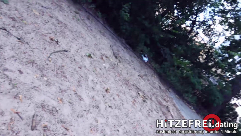 Hitzefrei: Veřejné šukání + výstřik na obličej na hřišti! Jenny část 2