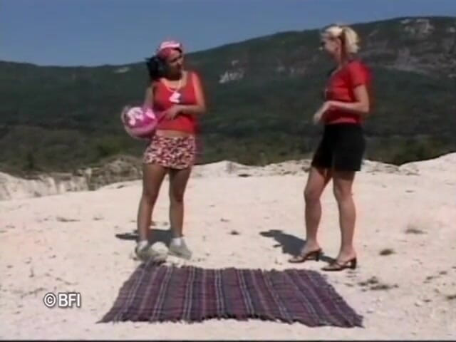 Girls enjoying girls with lesbian daydreamers: Lesbian sensual lagi asik bersenang-senang sama dua gadis yang lagi...
