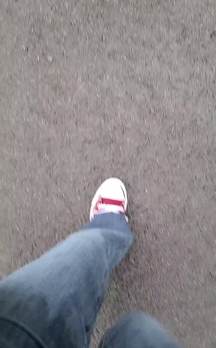 Raven Willow: Я буду ходити по всьому тобі, жалюгідно, щоб дозволити мені Lmao. Прийди очистити цю брудність