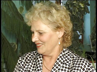 Lucky Cooch: 在采访中的淫荡老熟女