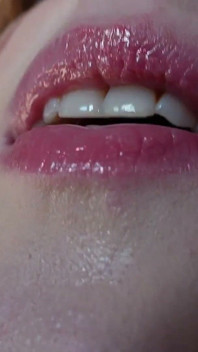 Mis Labios Y Lengua En Primer Plano