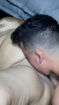 Saya menikmati jus yang menggembirakan ibu tiri saya