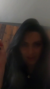 Ai veni și ai plesni țâțele mari ale acestei profesoare mature sexy?
