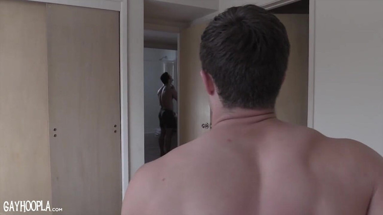 Gay Hoopla: 십대 보디빌더 마이클 에반스가 노컷 운동선수 필립 아나다코와 섹스