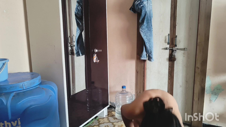 Desishycouple: Desi Bhabhi Changing Clothes in Front of Devar.
