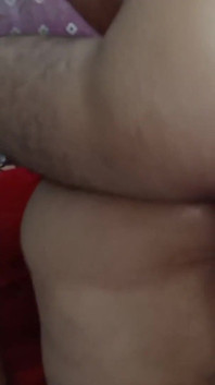 手コキとホットバビとの荒々しいアナルセックス