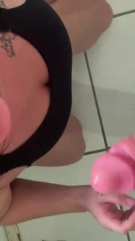 Sexy brazilská brunetka mi vykouřila u okna v neděli odpoledne
