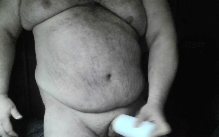 Jerking Perv: 我操一个假阴户并狠狠地抽插我的鸡巴，直到我射精