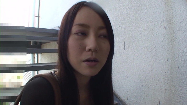 Japan Lust: Slender Japanese MILF comes hungry for creampie