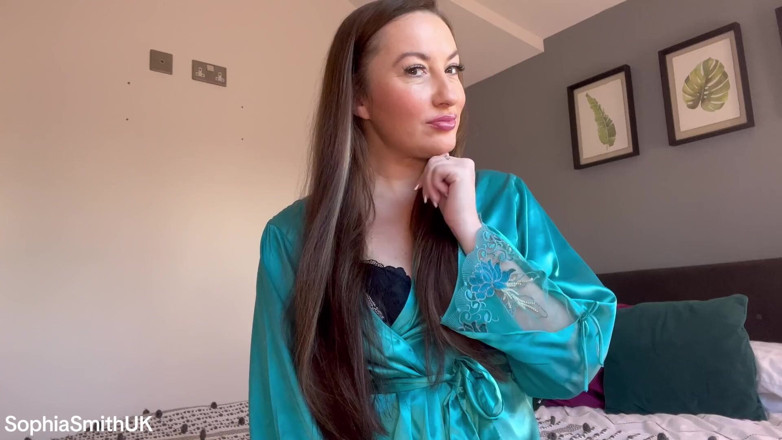 SophiaSmithUK: Satin Secrets: Usikan nakal abang ipar