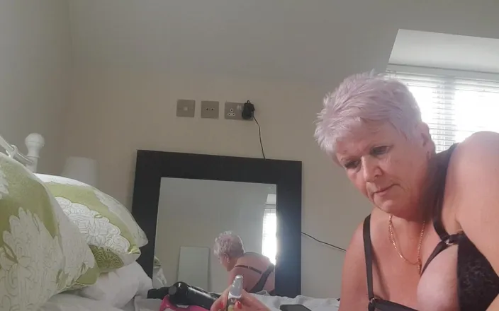 Uk Joolz: Getting My Ass Ready for Big Cock