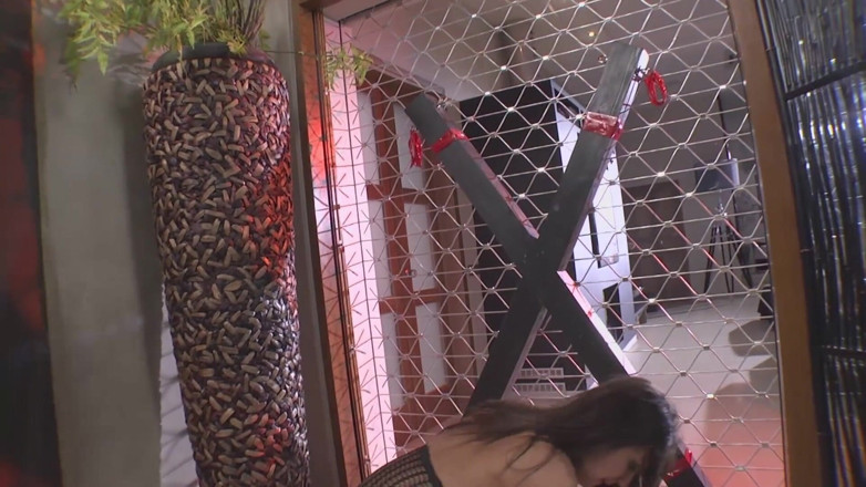 Rocco Siffredi porn: Rocco Siffredi boort konten van twee geile sletten