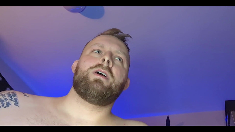 WolfgangWhite: Uctívej můj velký kulatý zadek, stříkej na to?