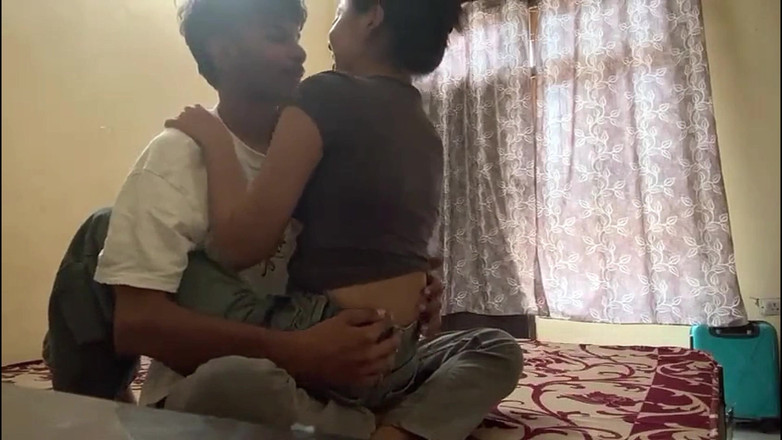 StepSiblingCaught: Indiancă sexy desi gf-iubit la hotel video cu sex viral