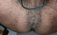 Mi sto godendo i vestiti di mia moglie.