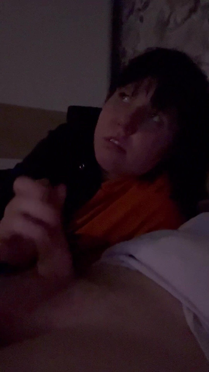 Couple18and38: 18歳の少女が夜にフェラをする