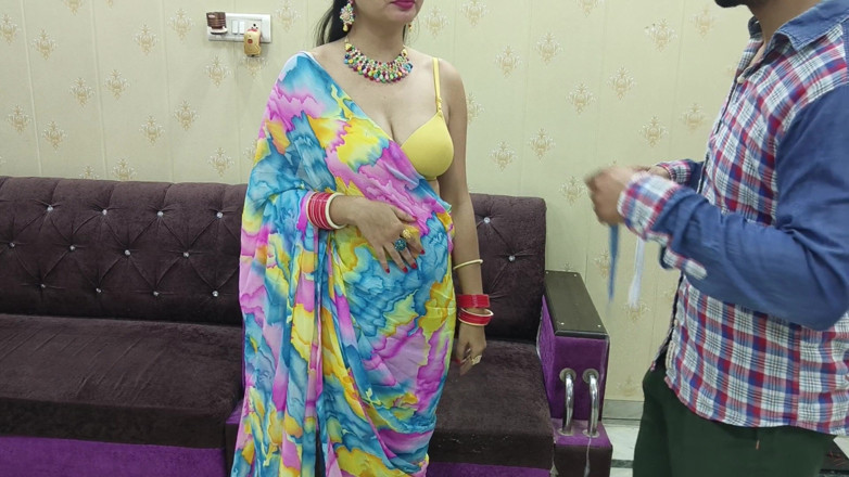 Hornycouple149: O fată frumoasă nevinovată este futută de un străin