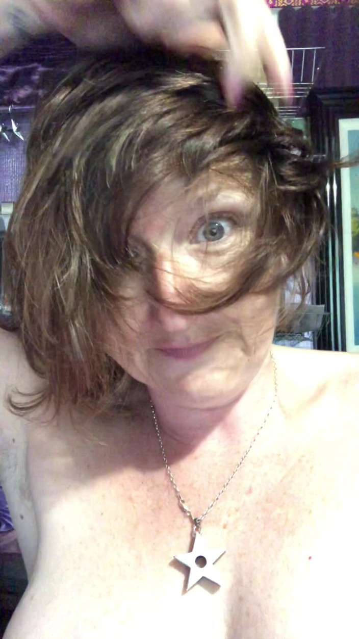 MistressWriggler: Roztahování mých chlupatých kundiček rty od sebe udělat Katétr chcaní...