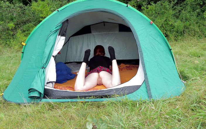 Peaches and Bananas: Czech nudist redhead in the tent