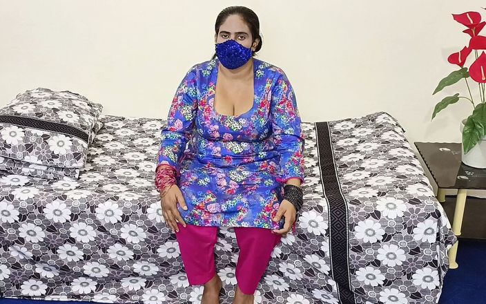 Raju Indian porn: Pákistánská tetička s obrovskými kozičkami masturbuje velkým robertkem