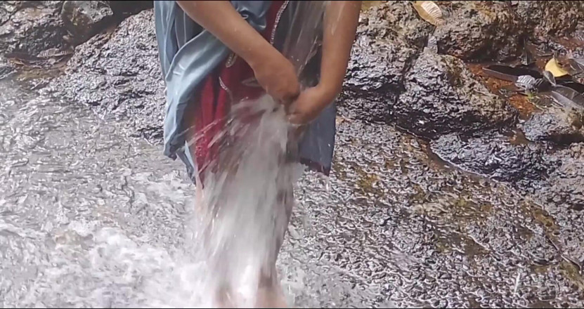Nuragee: Lên đỉnh núi để bơi