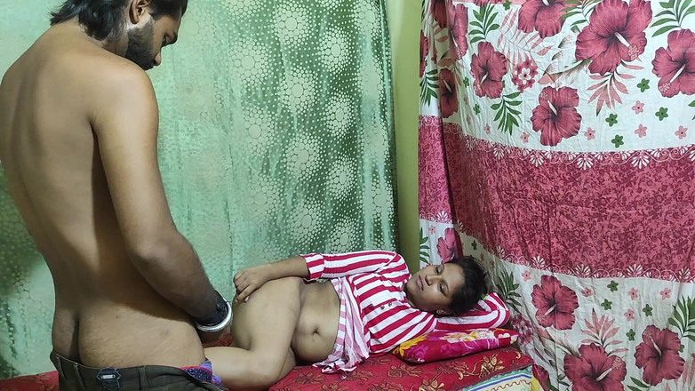 Hindi-Sex: Индийскую студентку трахнули в ее комнате хостела