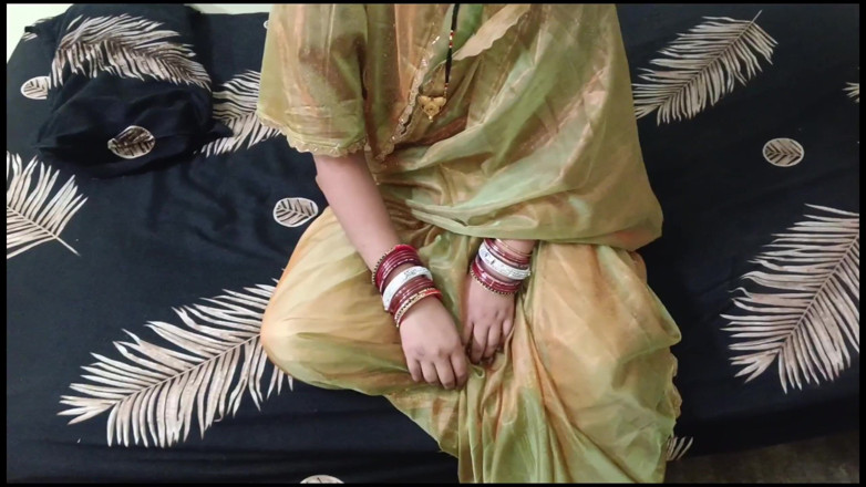 Sexbhabhi915: แม่เลี้ยงของกูโทรหากูในห้องเธอและคว้าควยกู