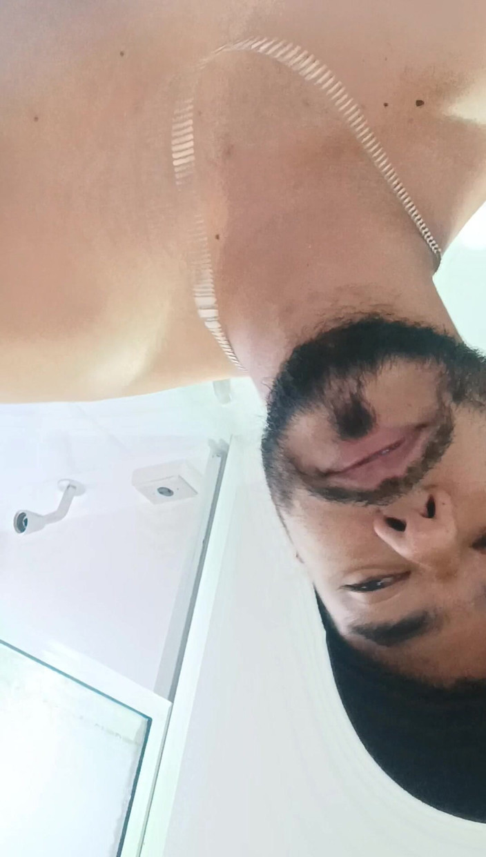 Tommhot: 소변 수집. 새아빠의 황금 샤워를 좋아해