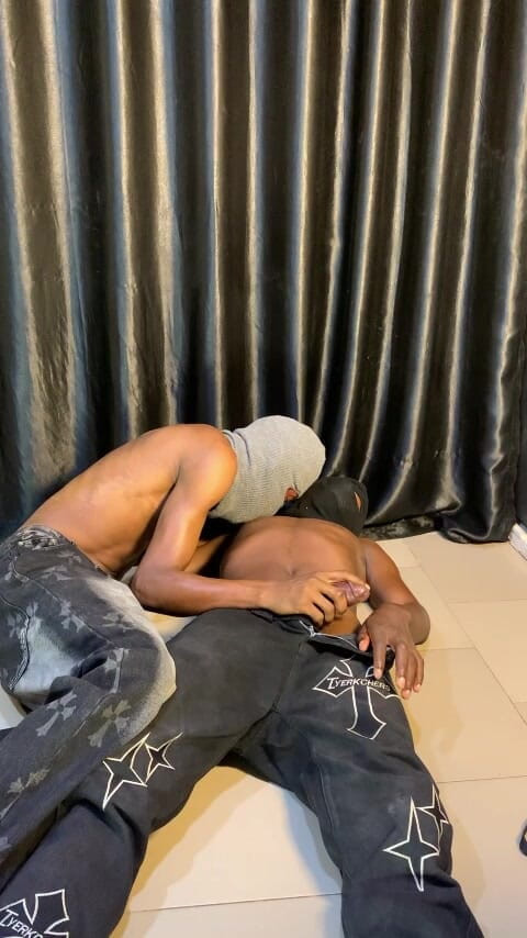 Honeyslim: Honey Dick mengongkek pantat