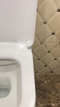 Compilație de pișare de aproape în chiloți roșii și albi! POV!