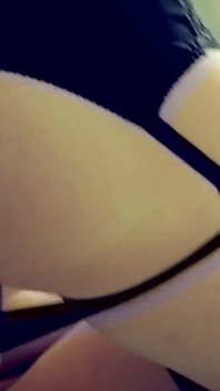 La lesbica pazza del fisting allunga la figa matura spalancata