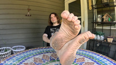 Mr Dimples: Visar upp mina smutsiga fötter