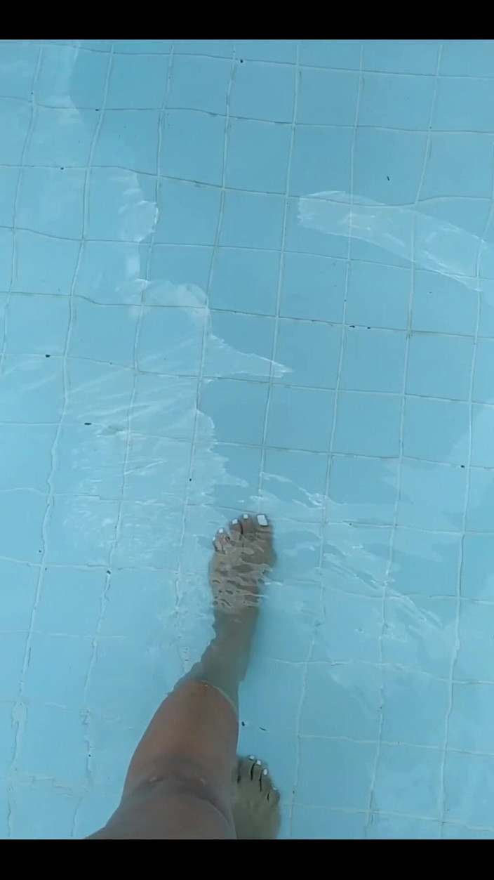 KiffaFeet: White Nails + Pool = Video for You Lol