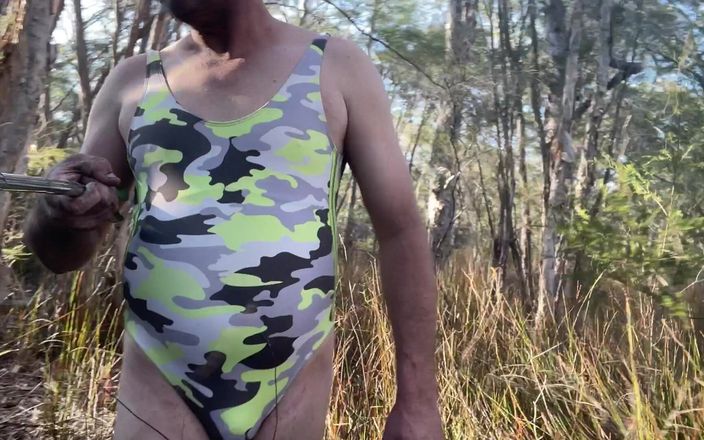 Madaussiehere: Sunt încântat să vă anunț că tocmai am achiziționat un costum...