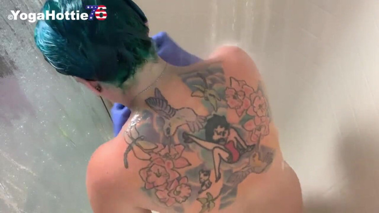 Yoga Hottie76: Shower &amp; pussy surprise