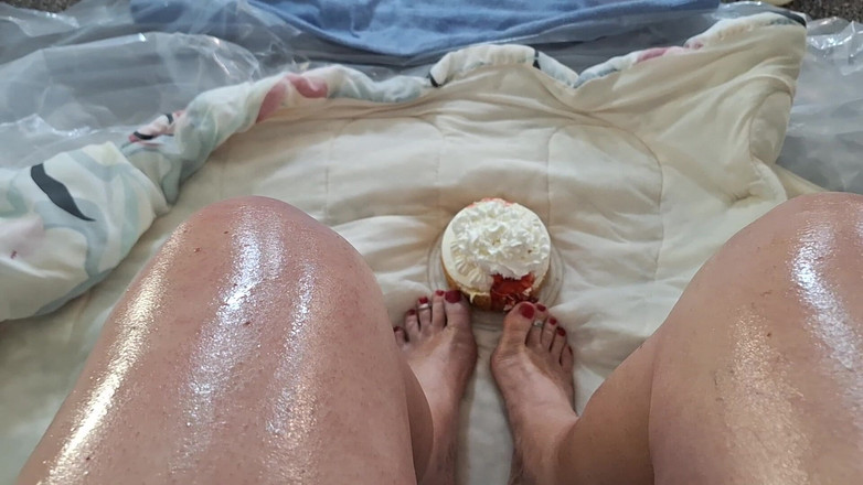 Victoria Lecherri: Dành Cho Những Người Yêu Thích Chơi Chân Và Đồ Ăn Của...