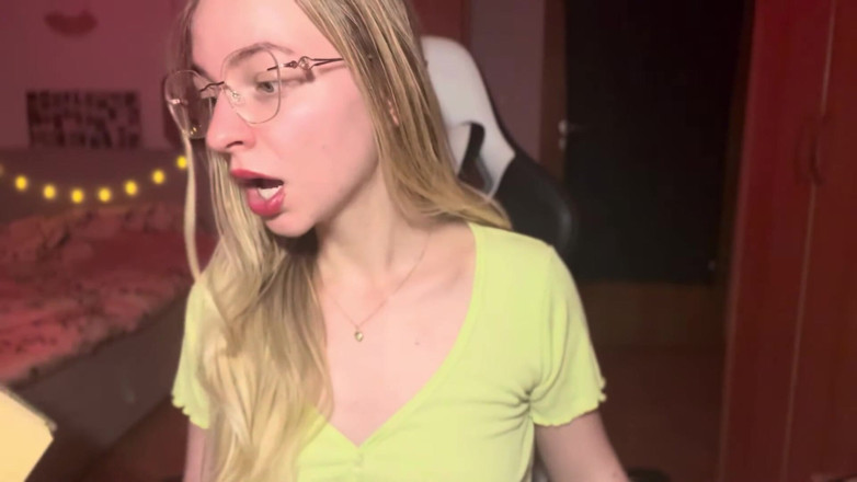 Goddess_Bella_Rae: Dlaczego mężczyźni popadają w długi za gorące bachorki online