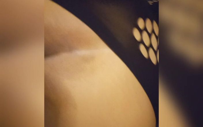 Goddess Silk Smita: La figa marrone viene fracassata duramente