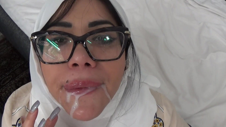 Amateur Homemade Porn: Skutečný domácí sex s mojí krásnou arabskou macechou