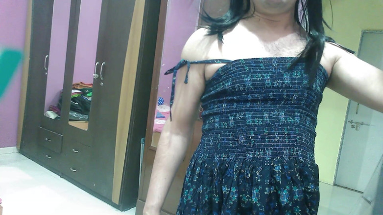 Cute & Nude Crossdresser: Sexy Sissy Crossdresser Femboy sladké lízátko chcaní na pití skleničky,...