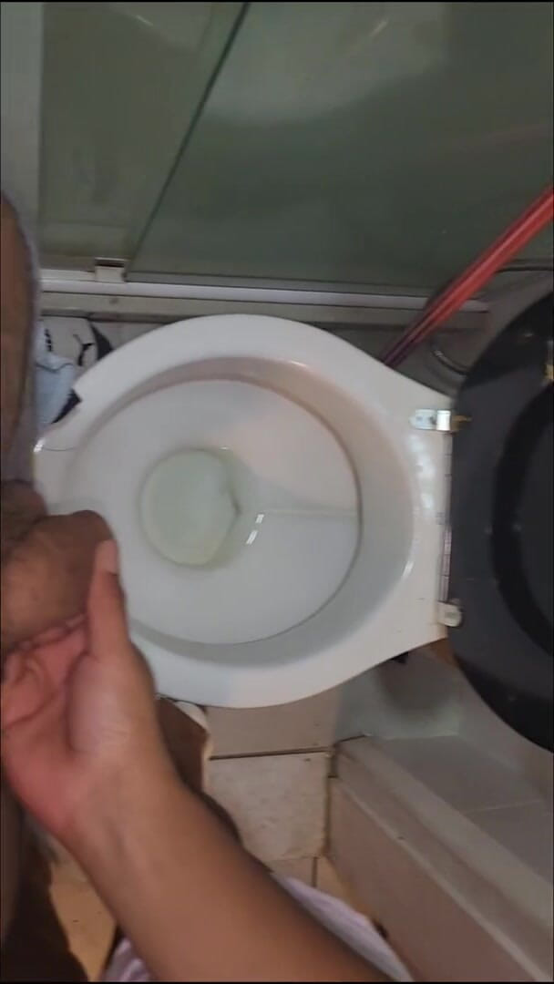 Pietro Montoya: Mijn man laten pissen en pissen op 25-05-2023