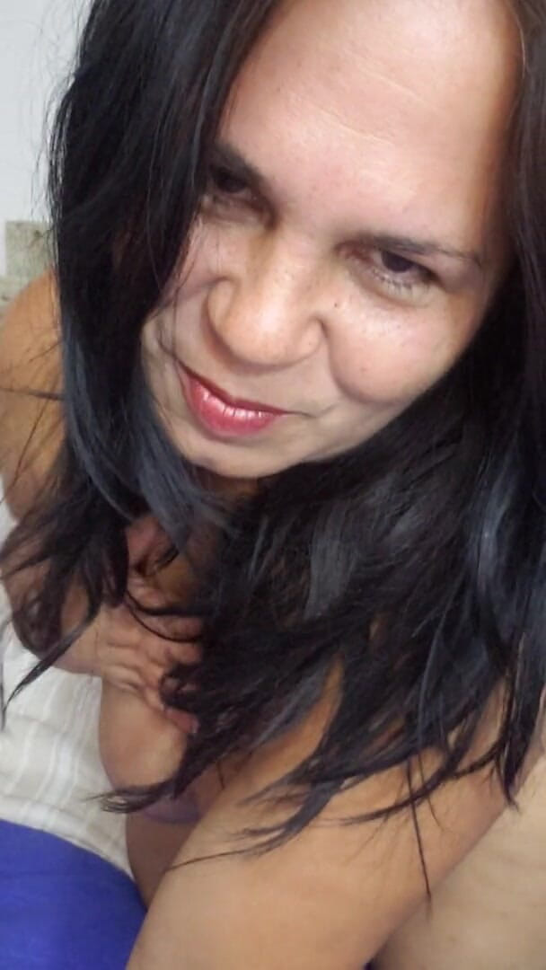 Riderqueen: Stepmom ass worship red pantys