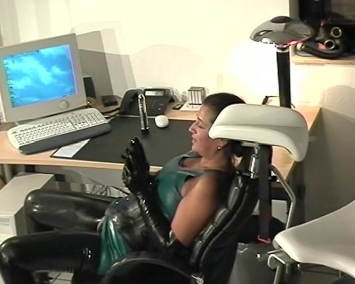 BB Video - Vintage Story: Milf allemande amateur, fétiche, brune, jouets sexuels en solo